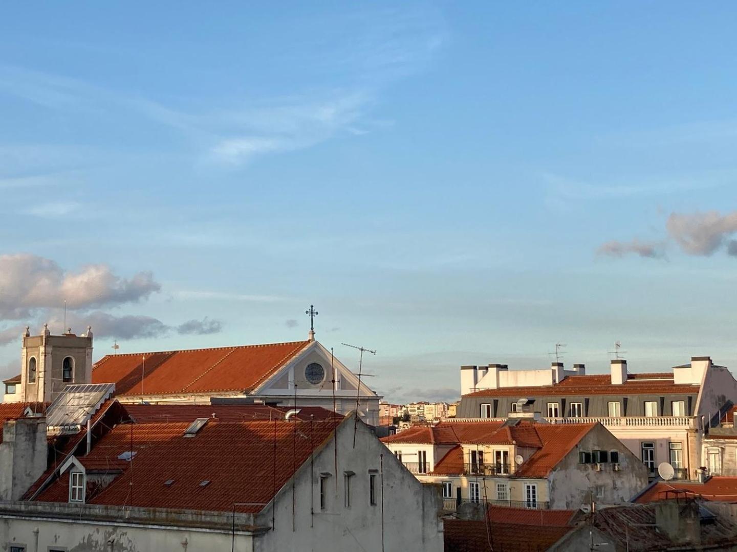 Appartamento Guestready - Rare Terrace Apt, Historic Center Lisbona Esterno foto