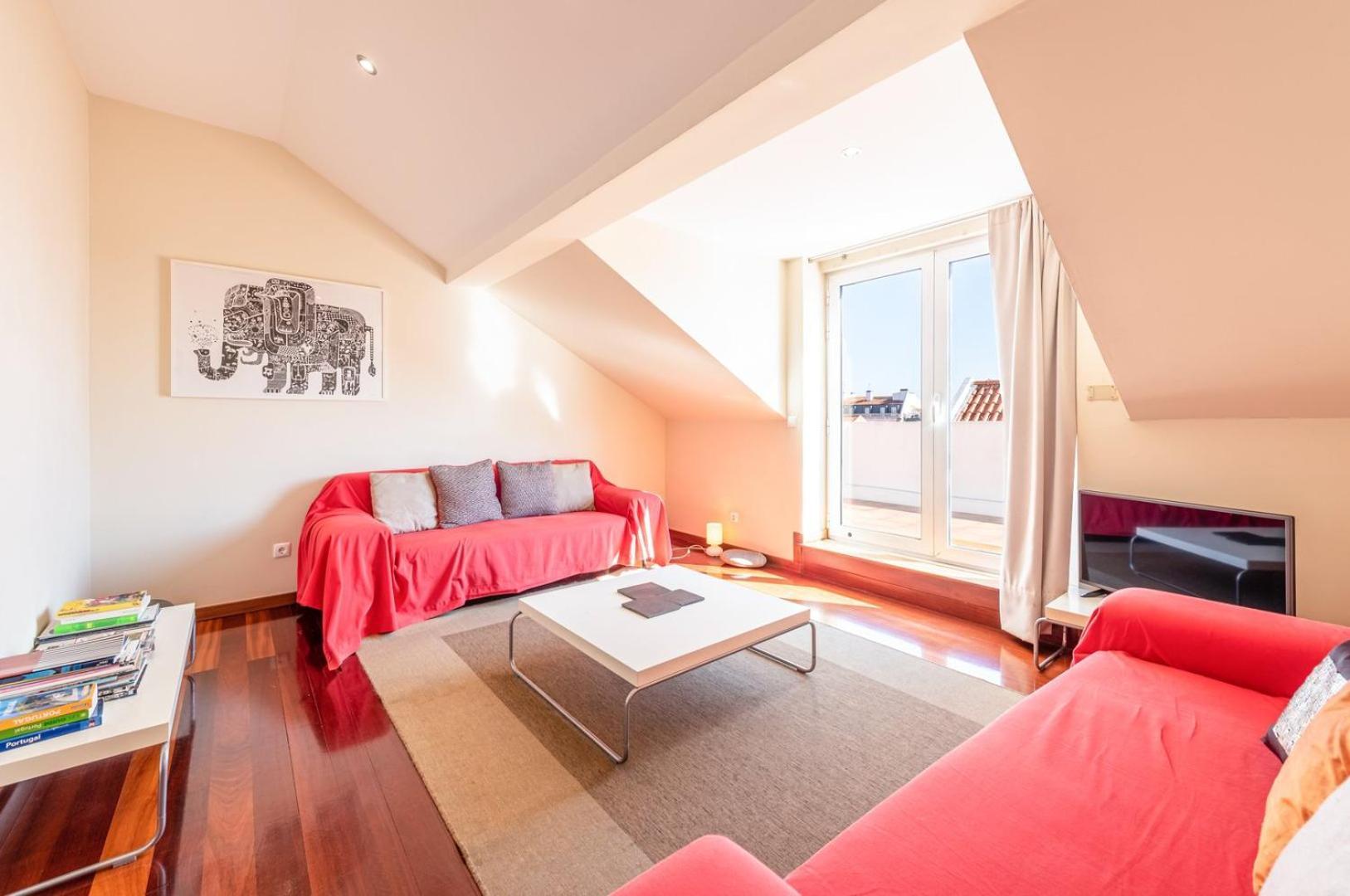Appartamento Guestready - Rare Terrace Apt, Historic Center Lisbona Esterno foto