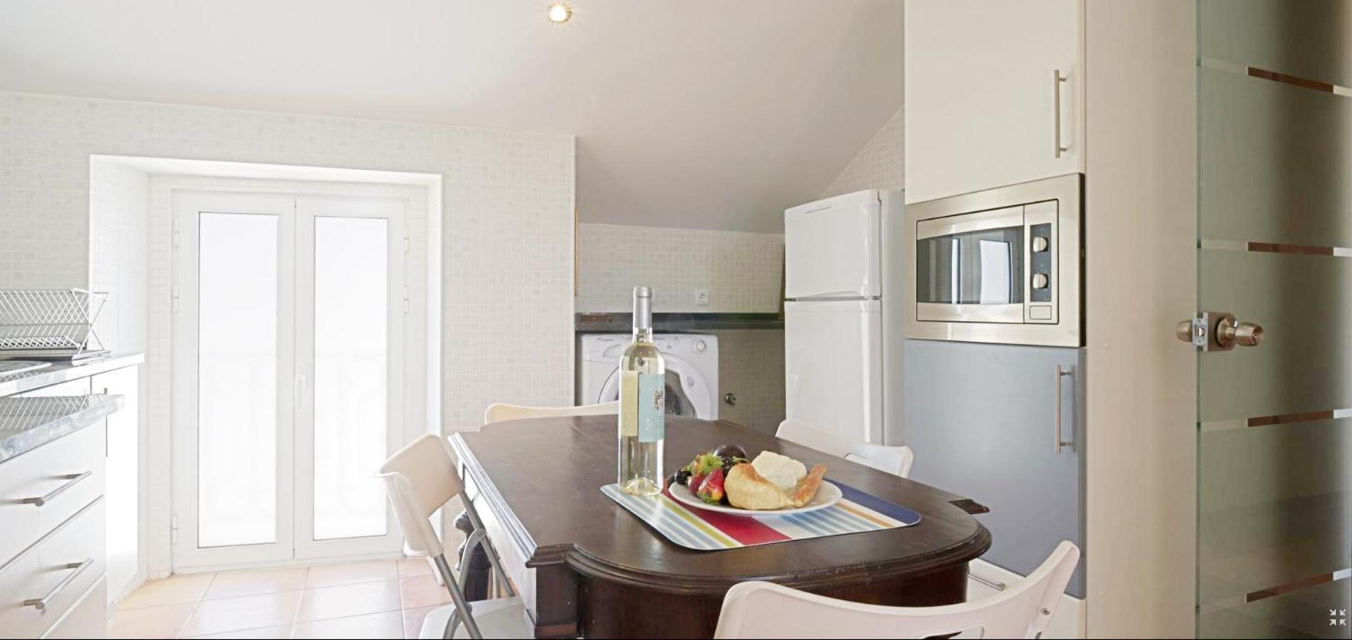 Appartamento Guestready - Rare Terrace Apt, Historic Center Lisbona Esterno foto