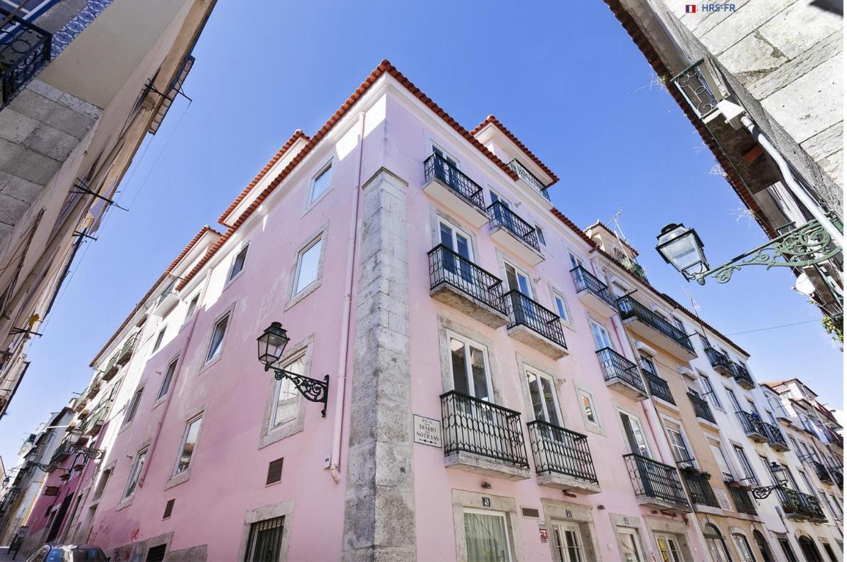 Appartamento Guestready - Rare Terrace Apt, Historic Center Lisbona Esterno foto