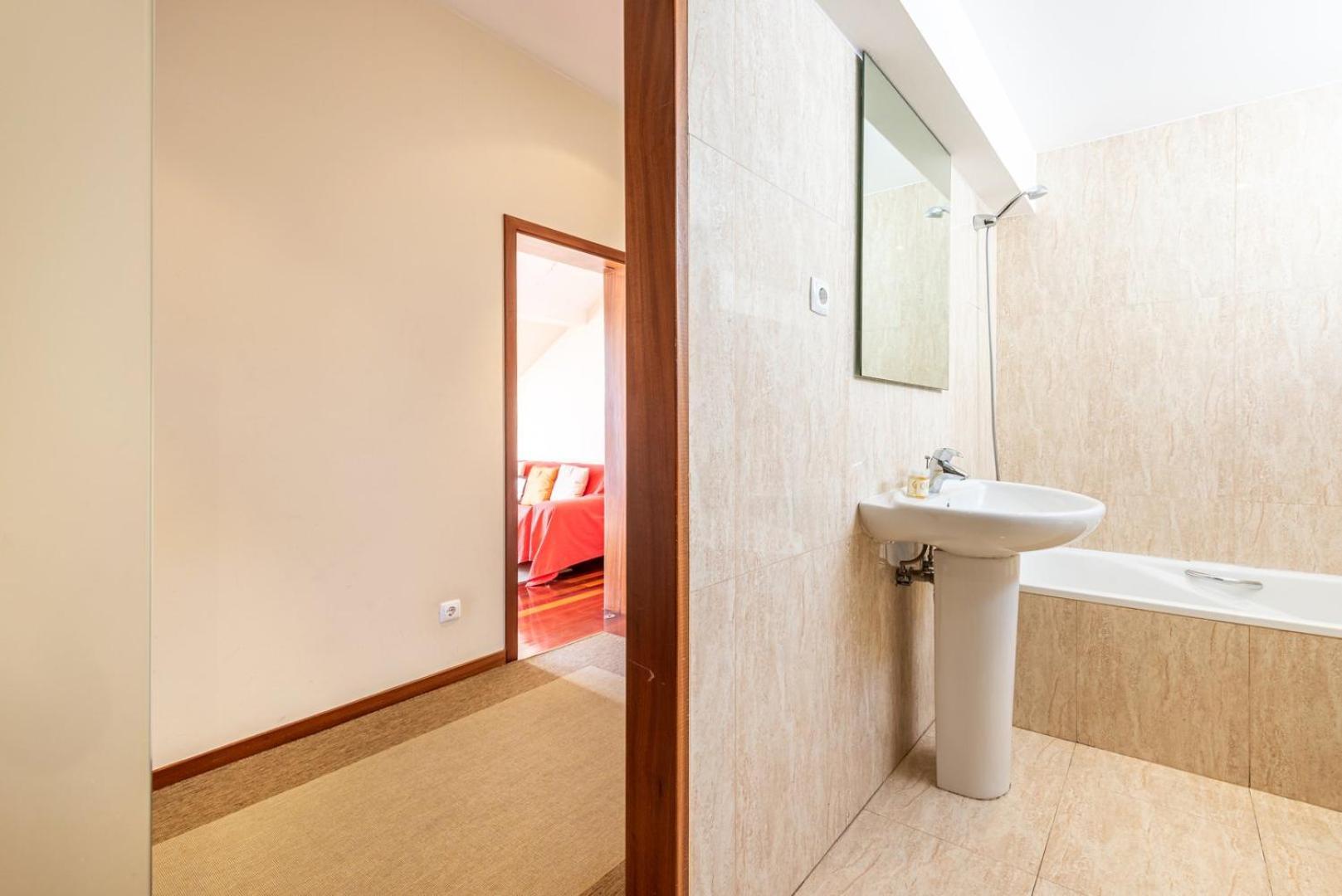 Appartamento Guestready - Rare Terrace Apt, Historic Center Lisbona Esterno foto